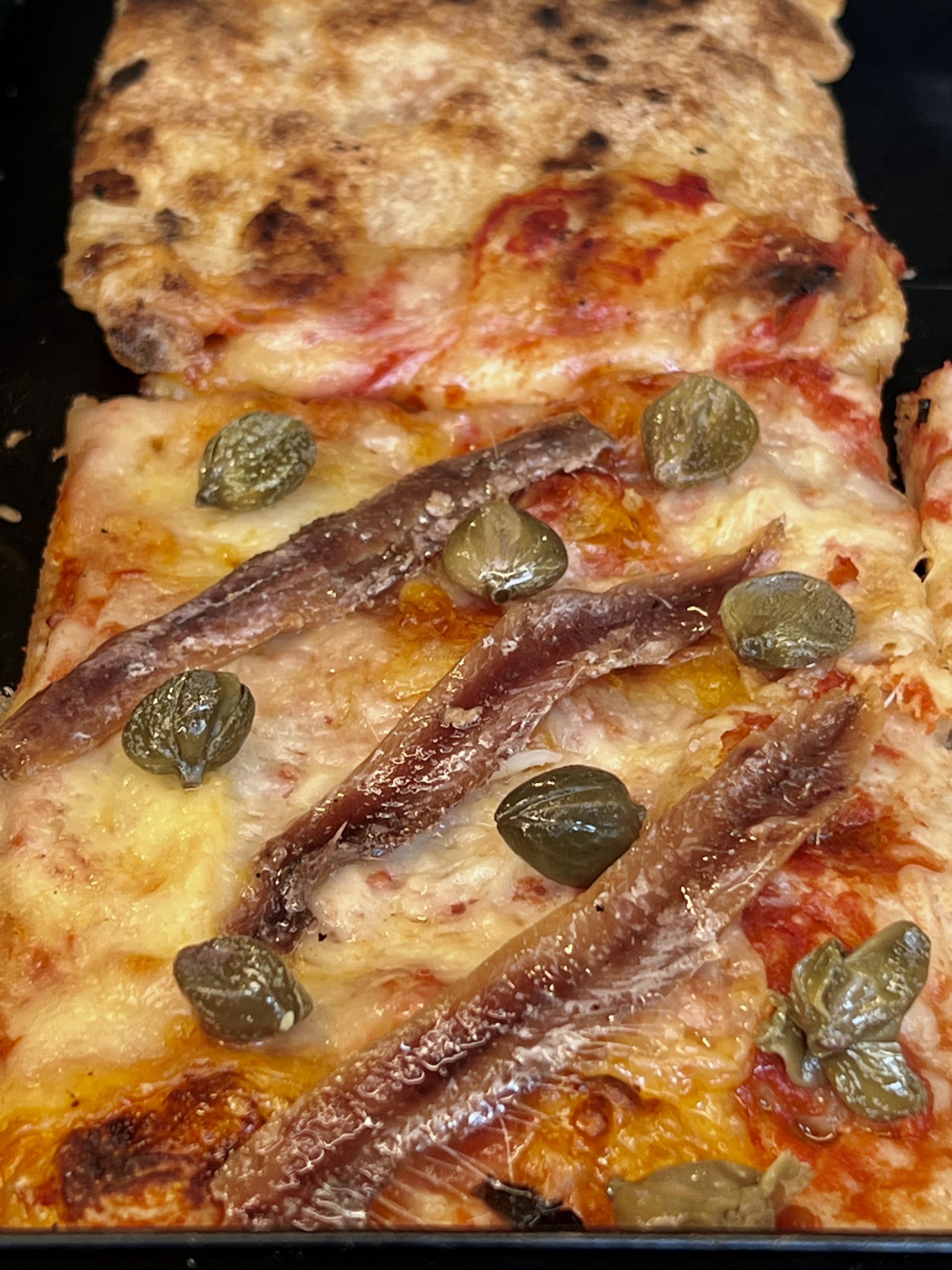 Pizza original capers anchovies
