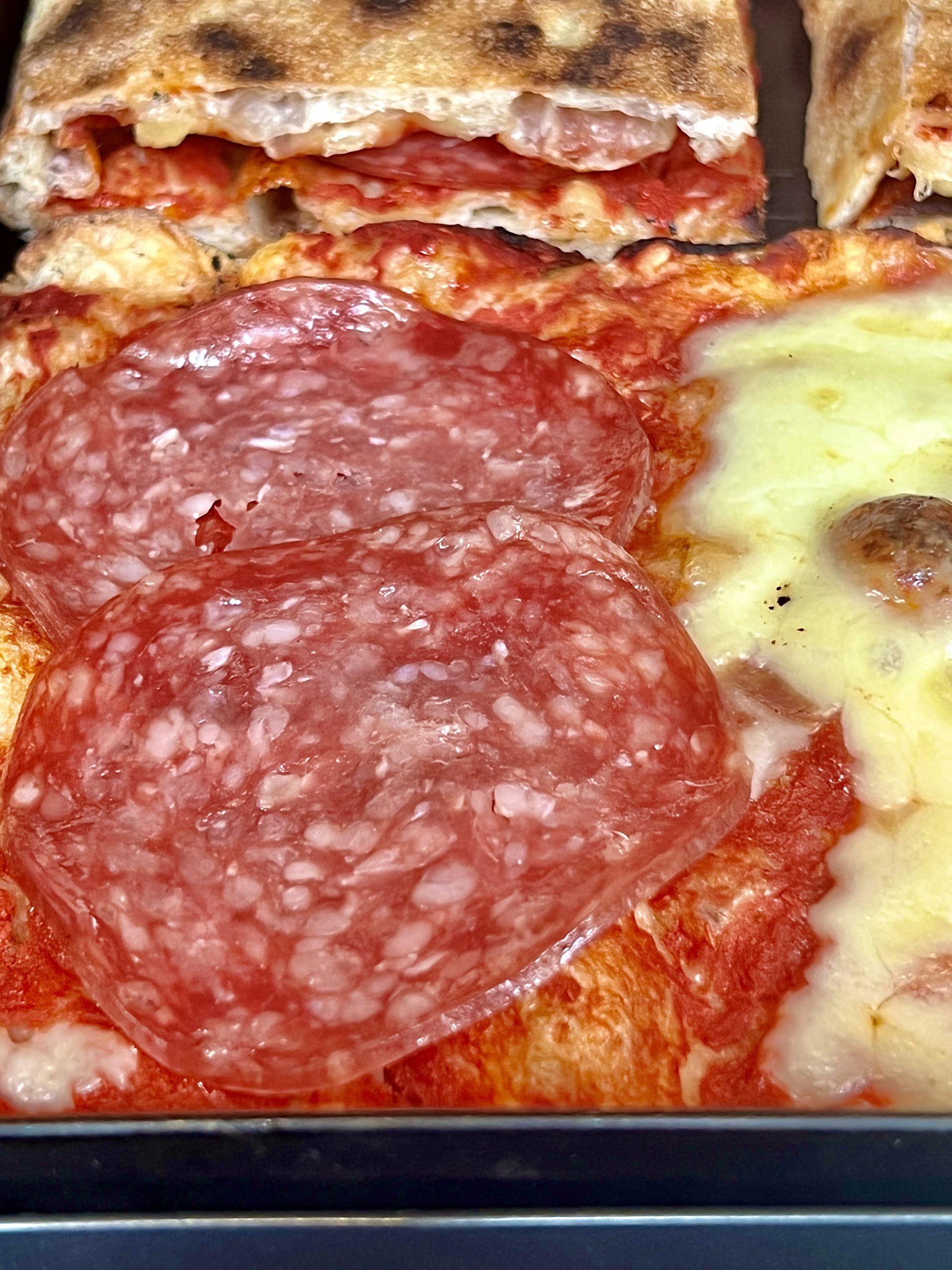 Pizza salami Milano